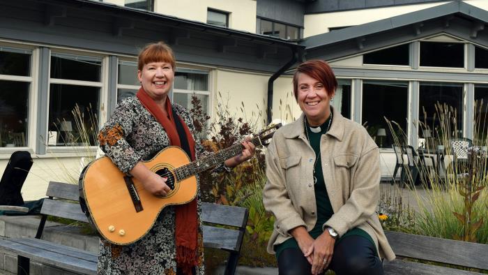 Karin Zakrisson musiker och Anna-Lena Hyson, diakon.