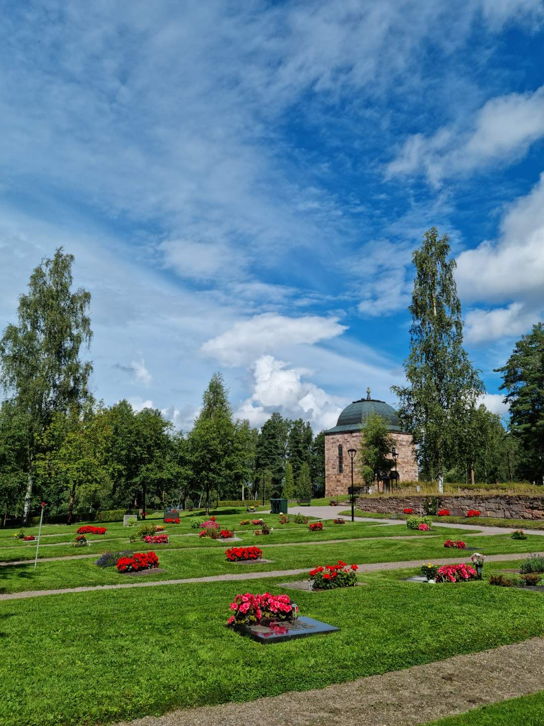 Forsbacka kyrkogård och Sigurd Lewerentz stilfulla kapell.
