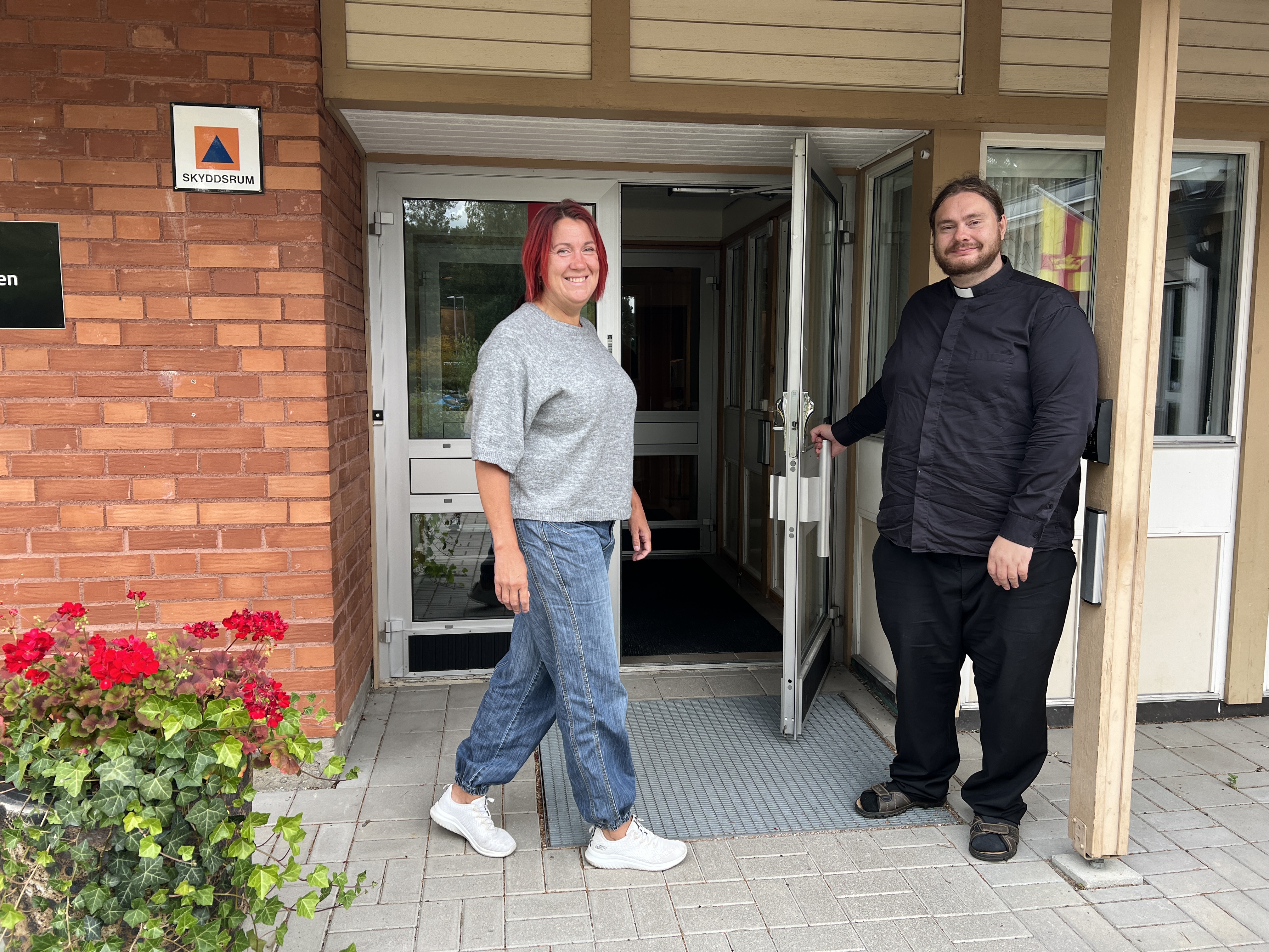 Anna-Lena Hyson och Ted Åström hälsar välkommen till Torsdagskväll tillsammans