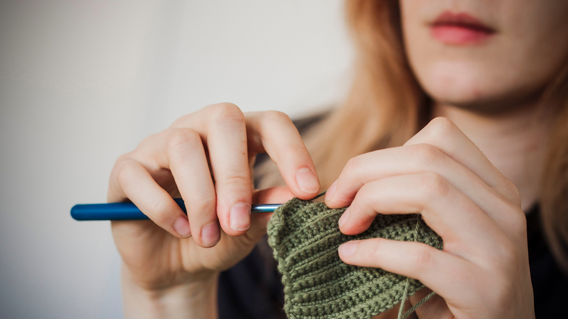 Handarbete vid syjuntan på Brunnen.