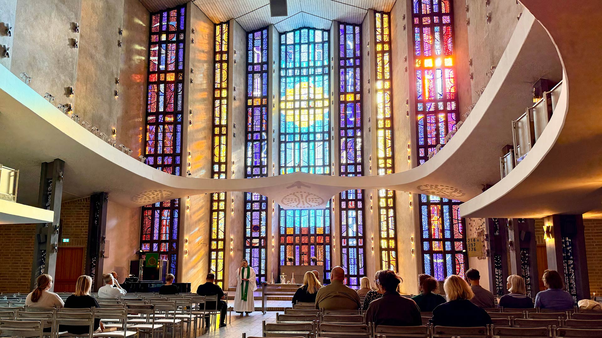 Morgonmässa i Uppenbarelsekyrkan.