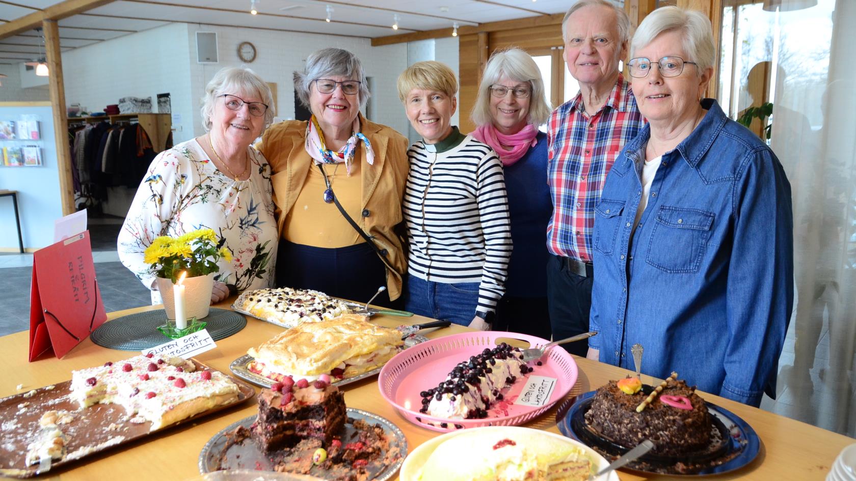 Från vänster: Laila Rex-Karlsson, Elsa Jönsson, diakonen Marie Nilsson, Pia Arnesson, Arne Johansson och Ulla Tegnér. Saknas på bilden gör Vera Sjödahl. 