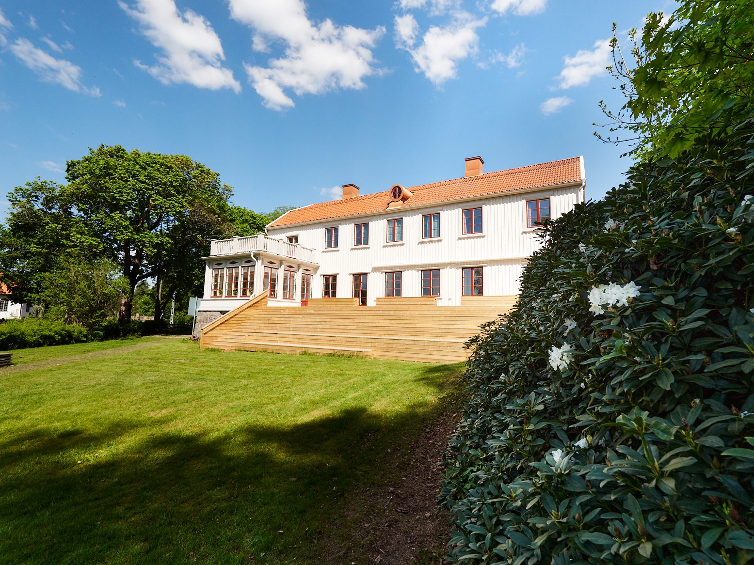 Prästgården i Landvetter en solig sommardag