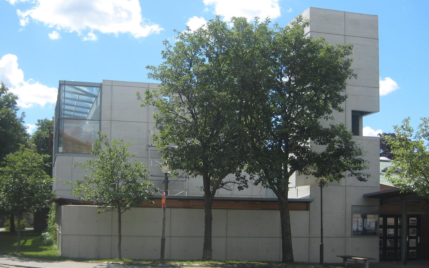 Vårfrukyrkan från framsidan