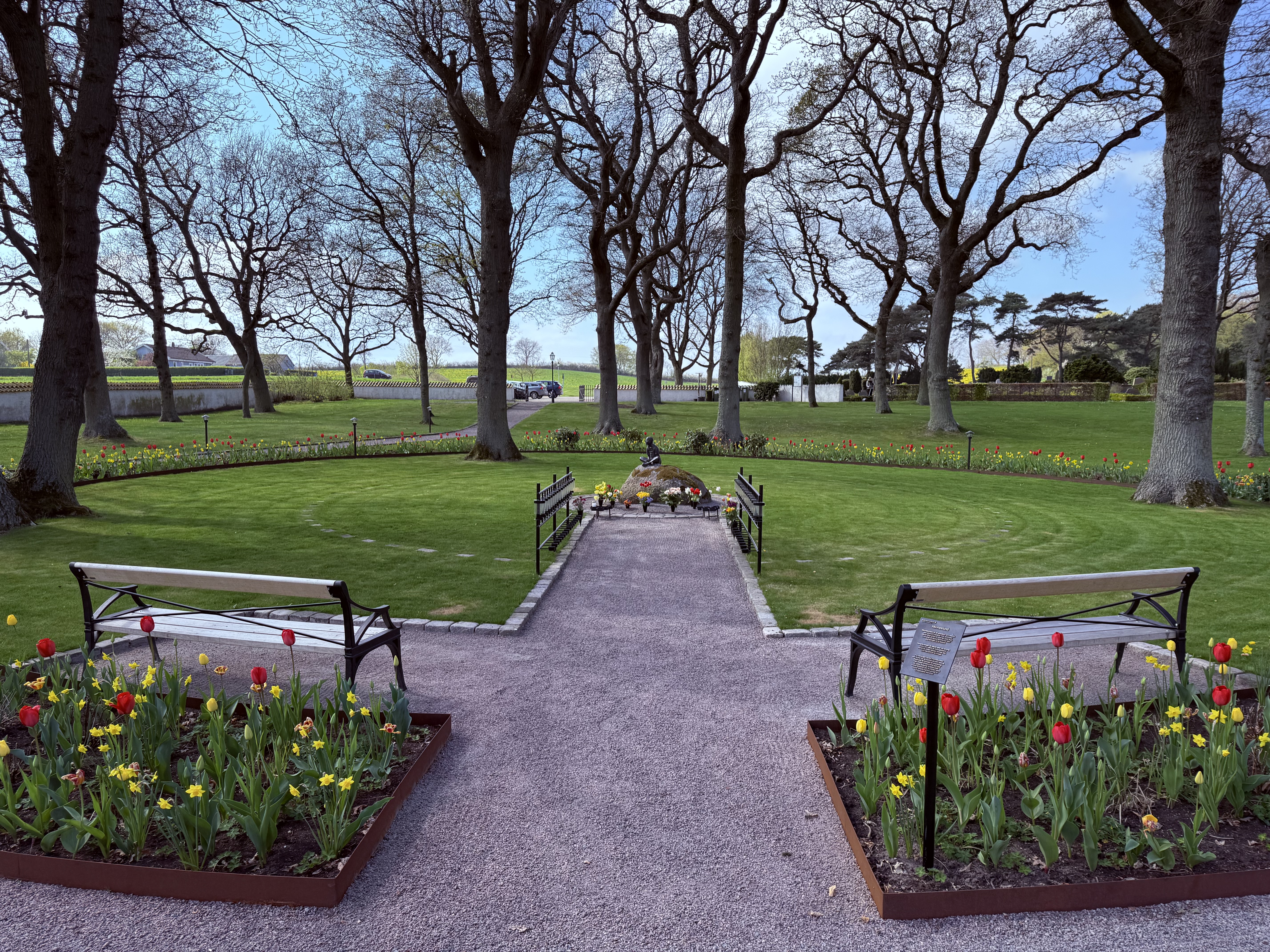 Minneslunden Brunnby kyrkogård