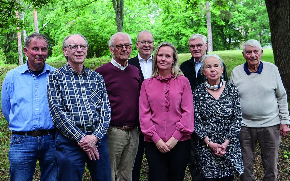På bilden är det Tommy Rindevall, Terje Carlsson, Jan-Erik Billinger, Jan Backlund, Emma Wiklund, Lennart Lindström, Ulla Backlund, Claudio Crevatin.