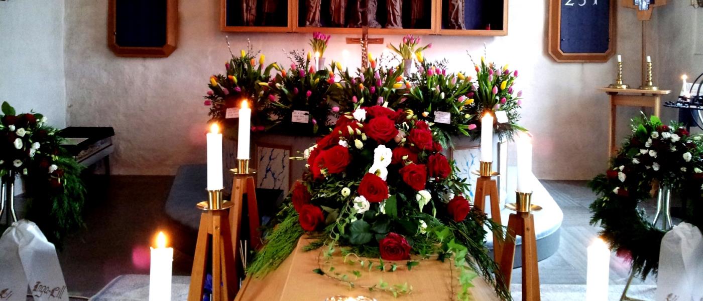 Begravningsgudstjänst i Täby kyrka