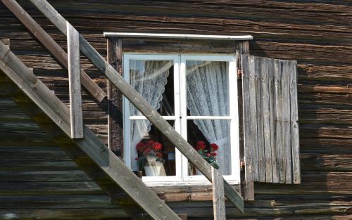 Fönster på bonnstakammare i Skellefteå