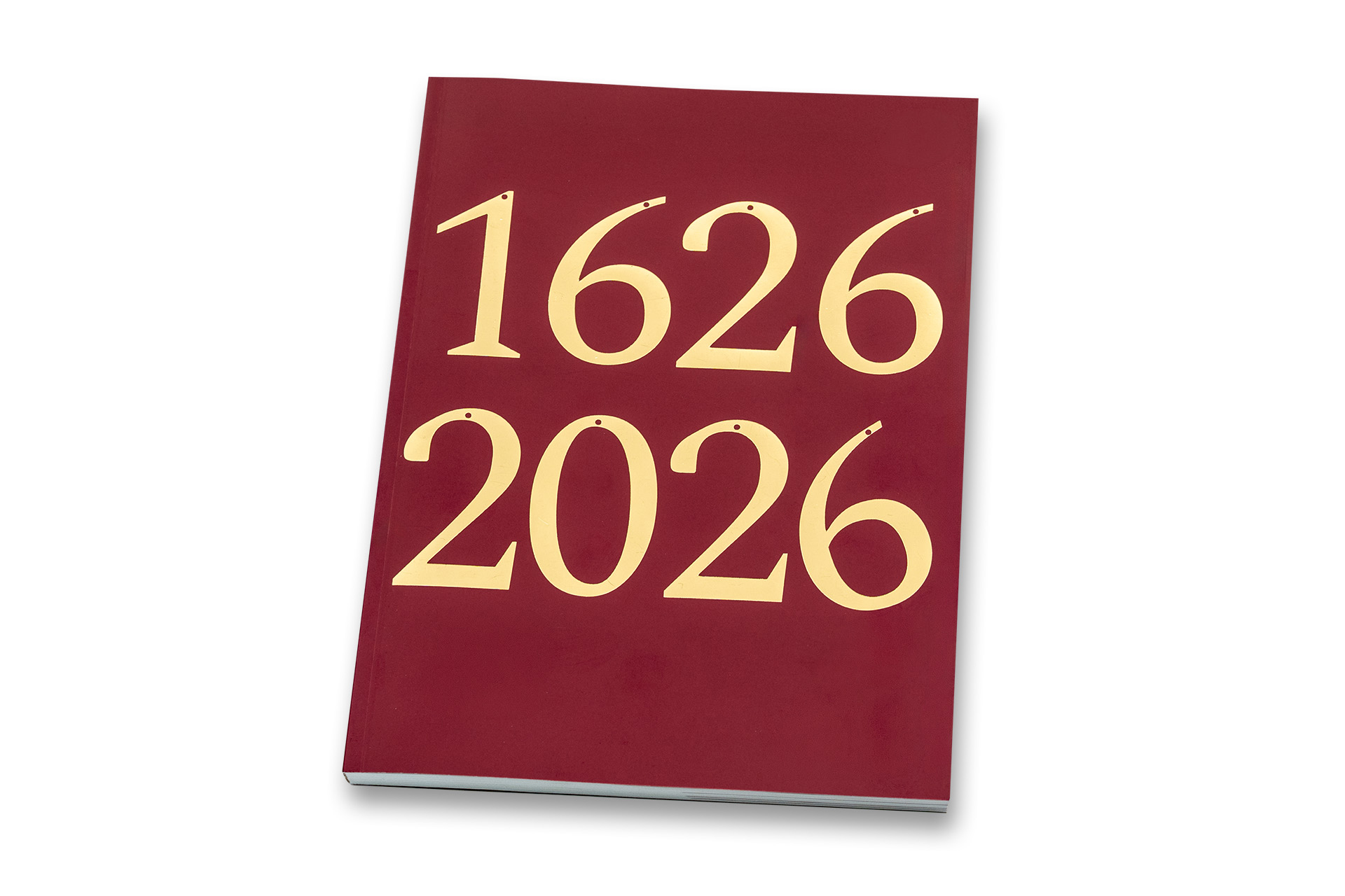 Vinrött bokomslag med siffrorna 1626, 2026