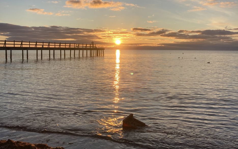 Ljunghusens strand en solig vinterdag.