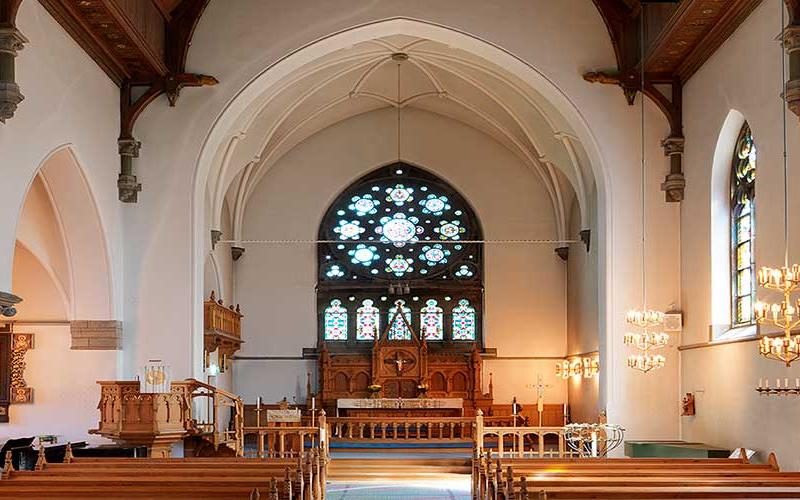 Gustaf Adolfskyrkans interiör.