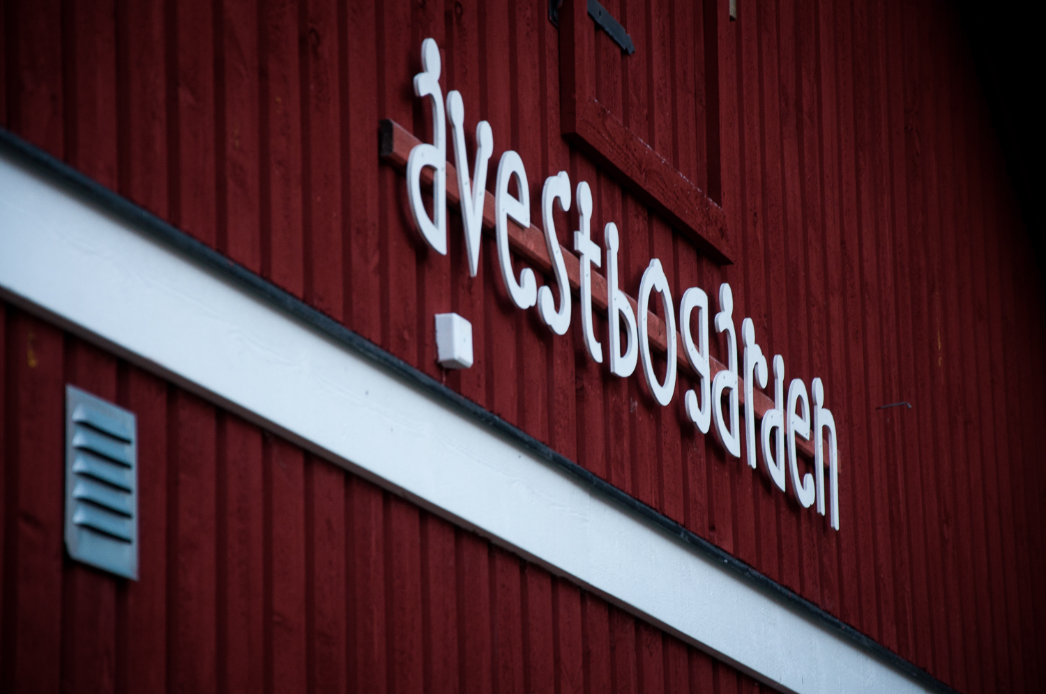 Skylt Åvestbogården