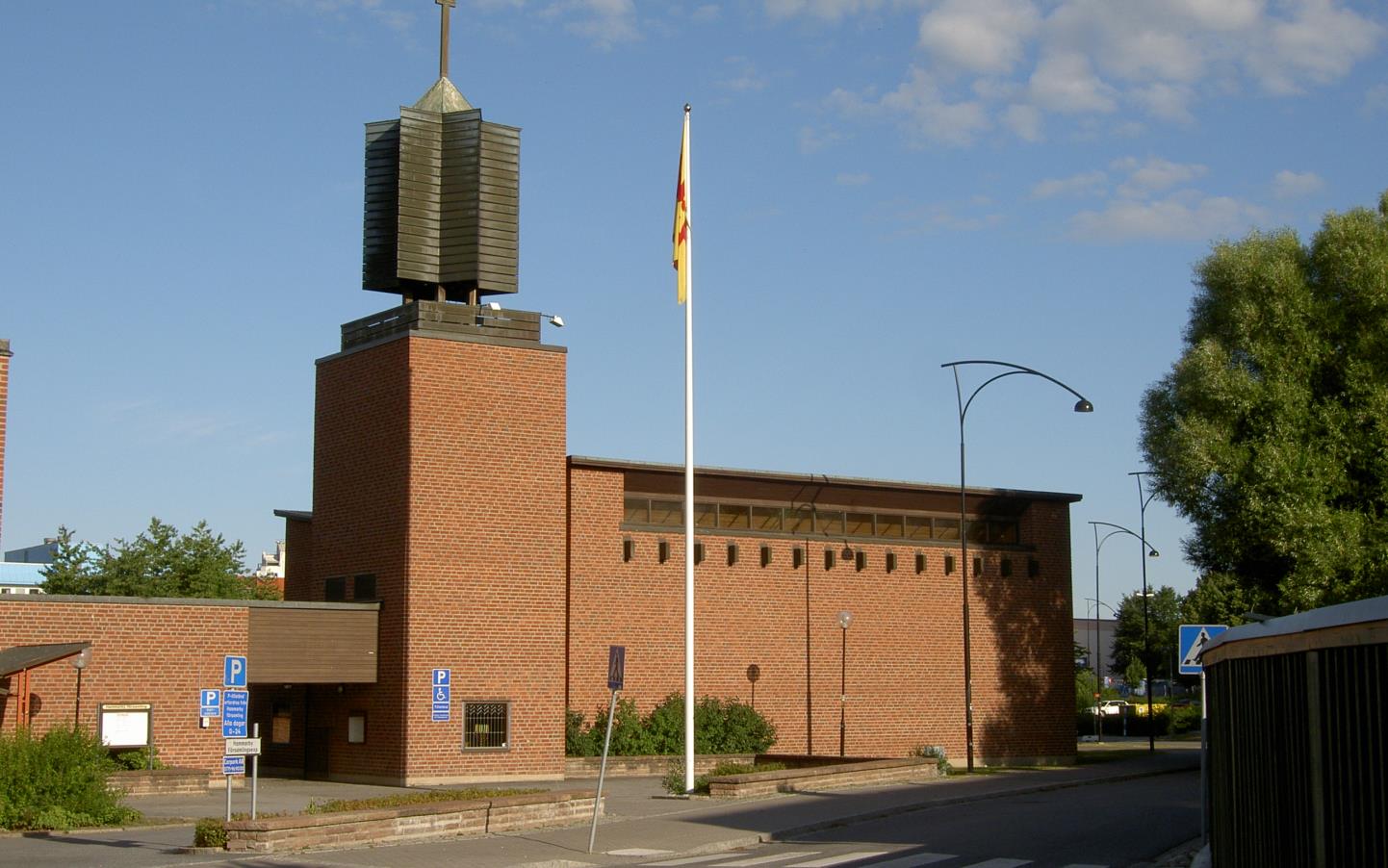 Vilunda kyrka vid Väsby centrum