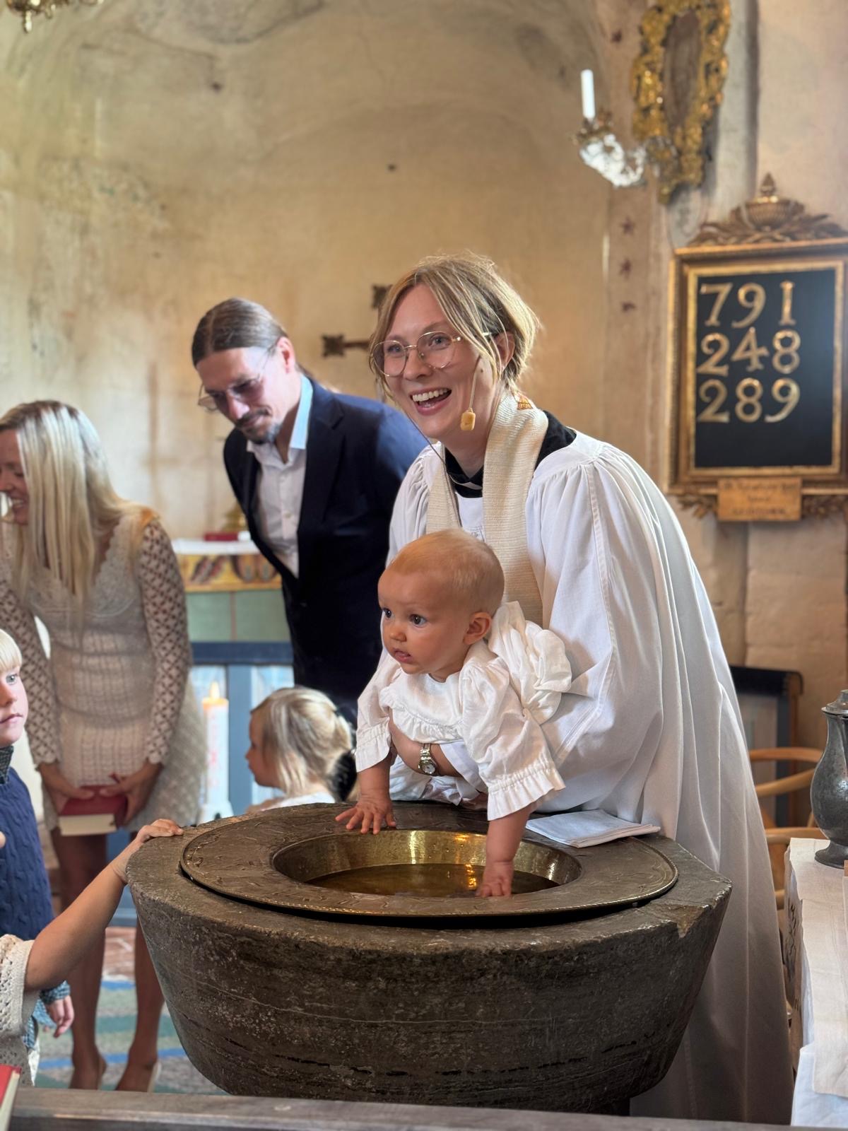 Dop i Hilleshögs kyrka.