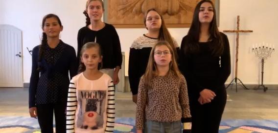 Härnösands stift kommer i år att publicera en psalm i inledningen av varje ny kyrkoårstid. Kören Sunshine från Sköns församling sjunger in tacksägelsedagen med psalm 706.