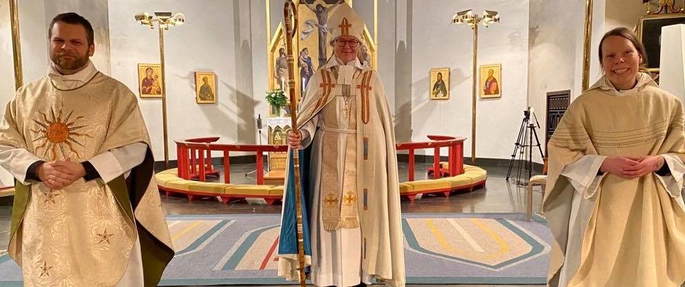 Lördagen den 16 januari hölls prästvigning i Luleå domkyrka.
Vi är glada att få välkomna Elena Veräjä och Marcus Sandberg som präster i Luleå stift.