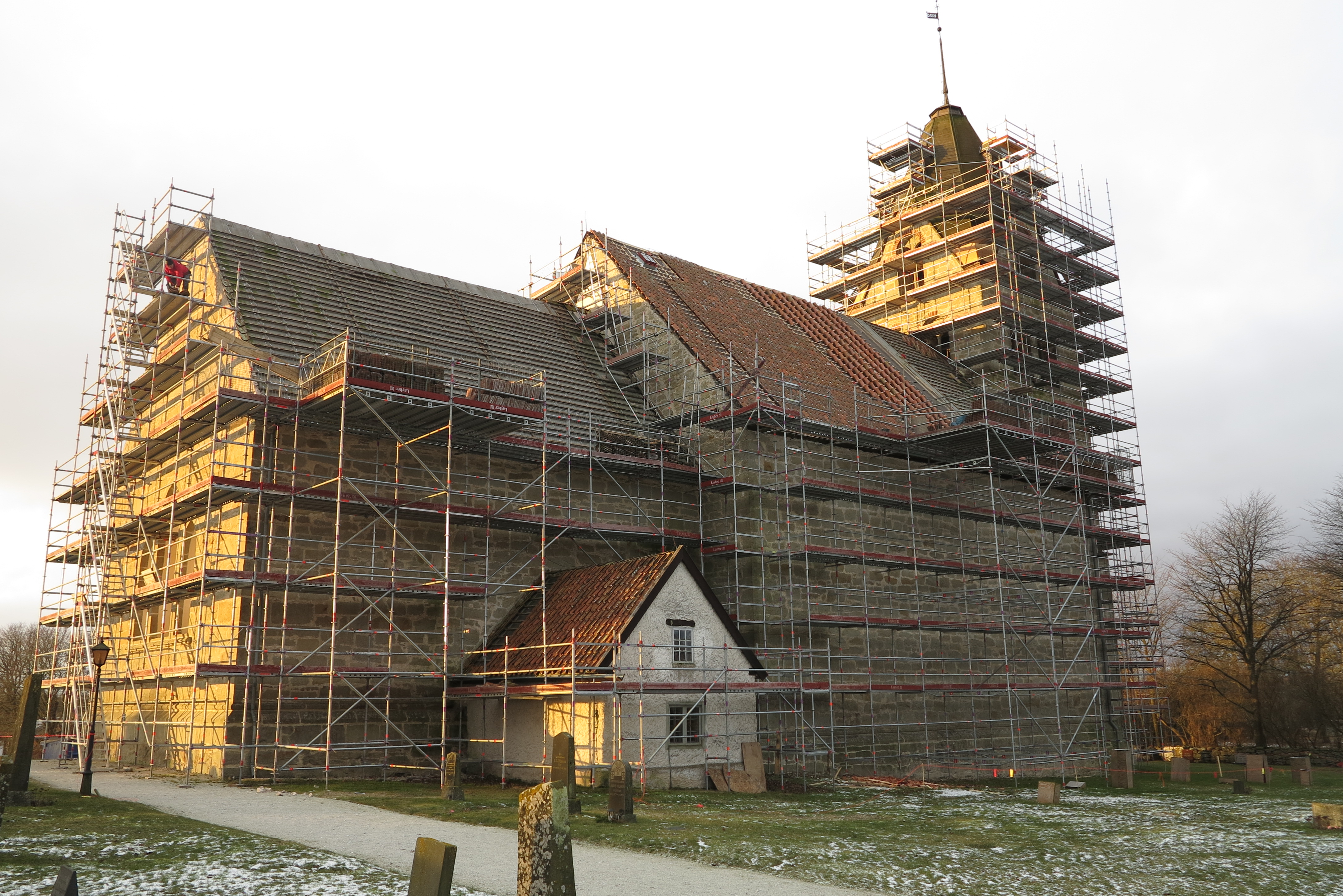 Grötlingbo kyrka under restaurering år 2017