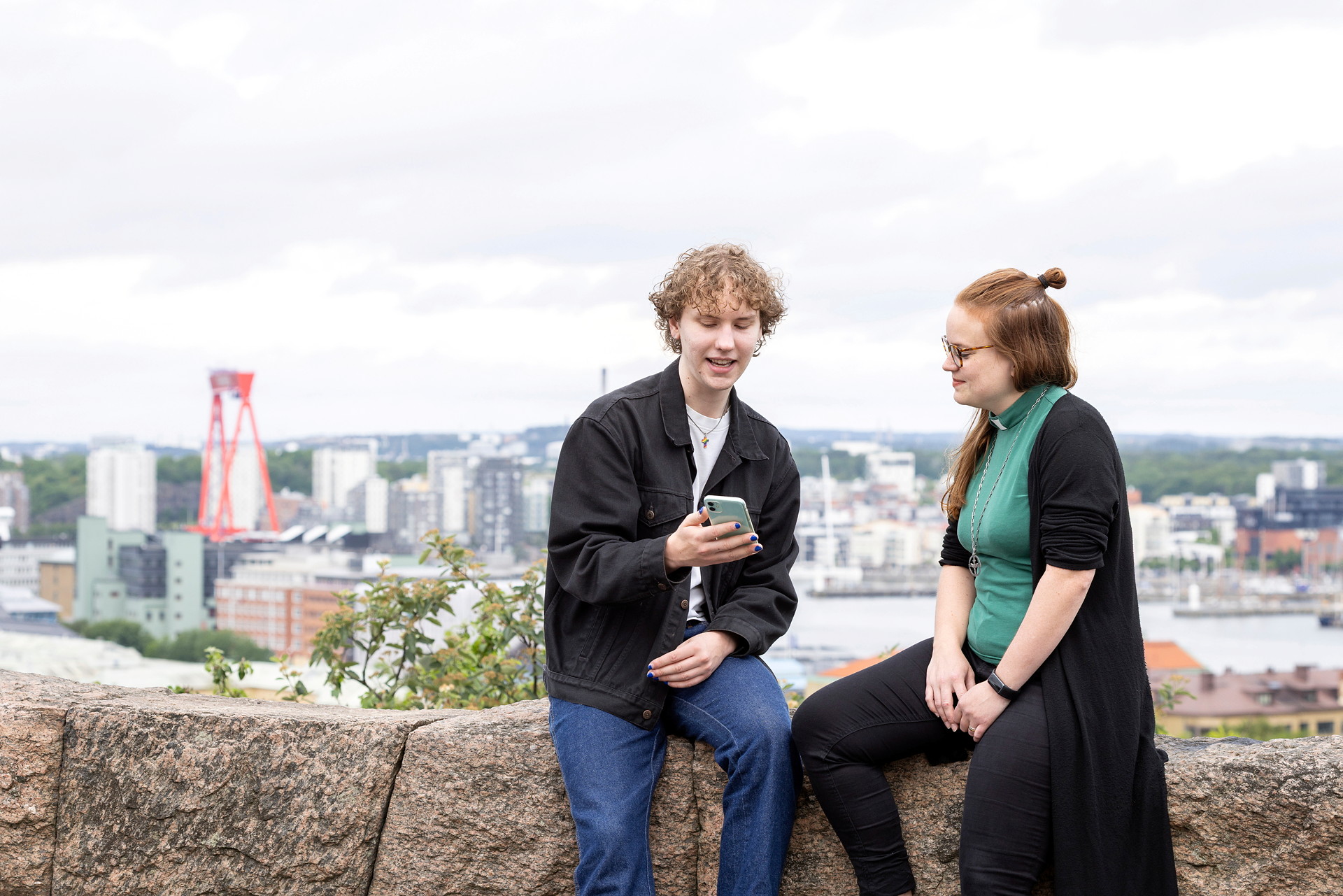 Ung vuxen med diakon