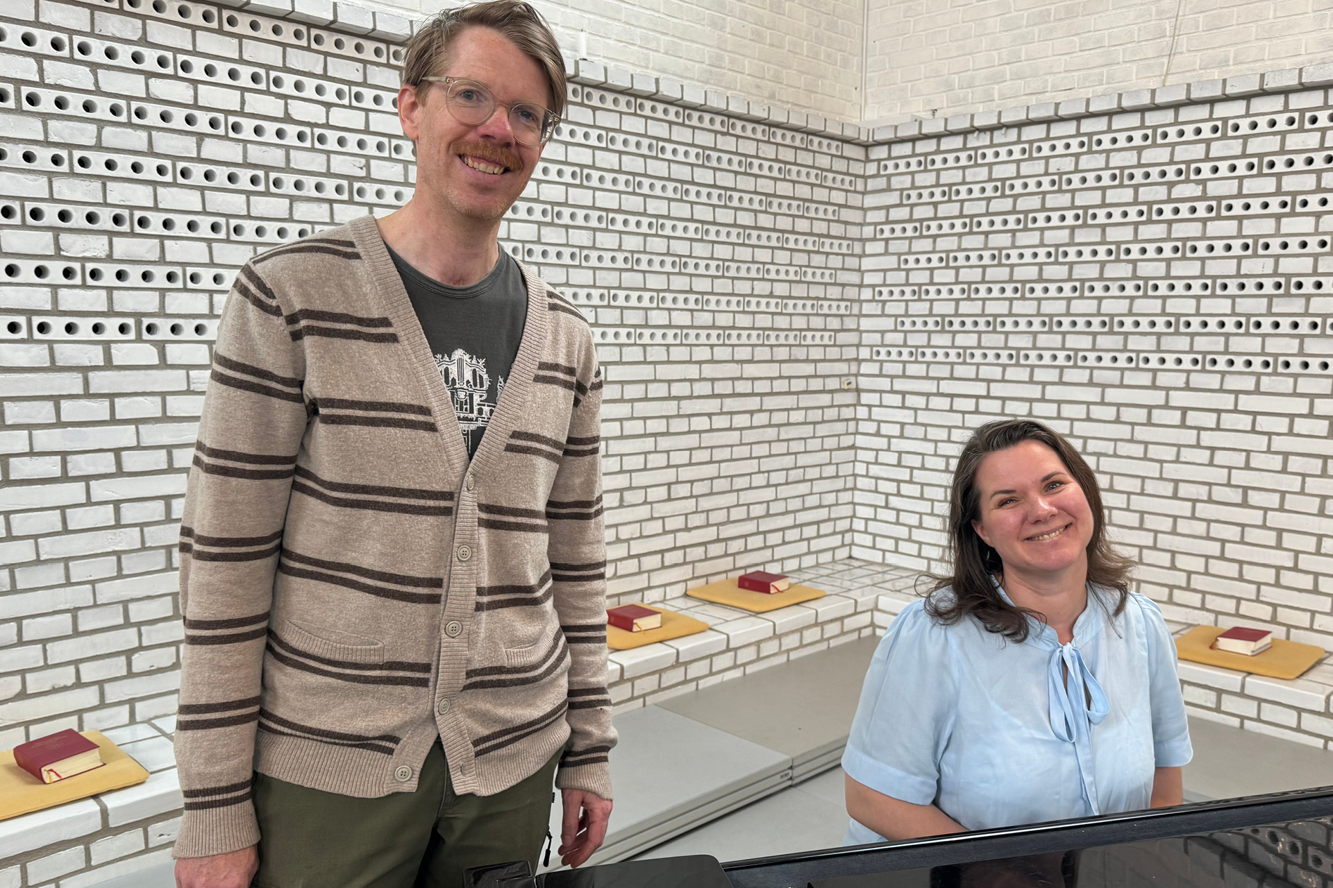 David Åberg och Maria Bergström i Årsta kyrka.