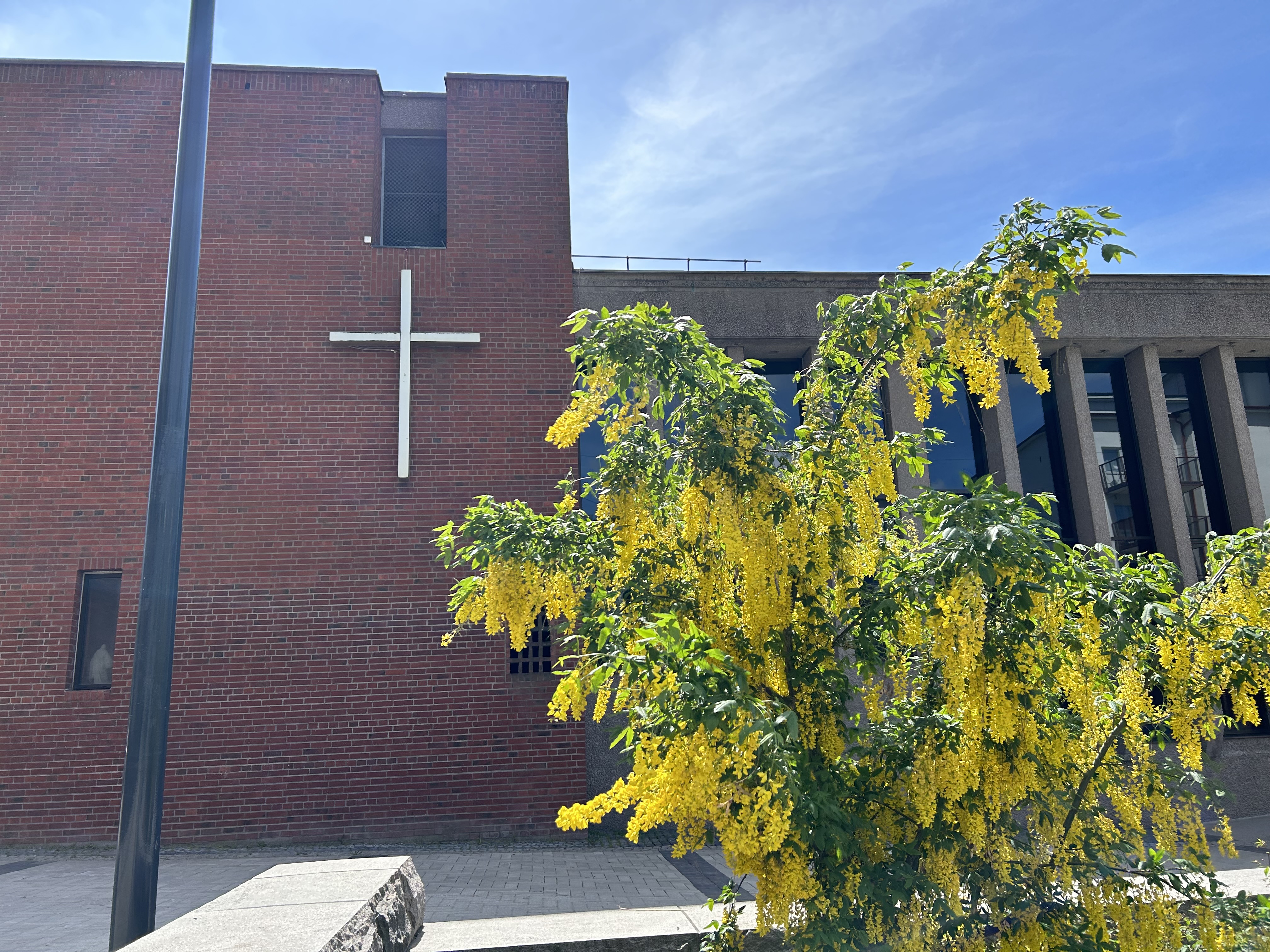 Hässelby Strands kyrka