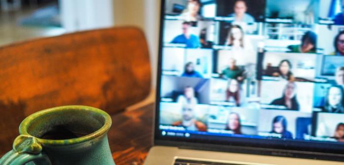 För att bidra till existentiell hälsa och samtidigt ge möjlighet till goda samtal prövar vi nu en ny verksamhet. Tanken är att via den digitala plattformen ”zoom”, ge möjlighet att i en ny vardag kunna mötas i grupp för meningsfulla och goda samtal.