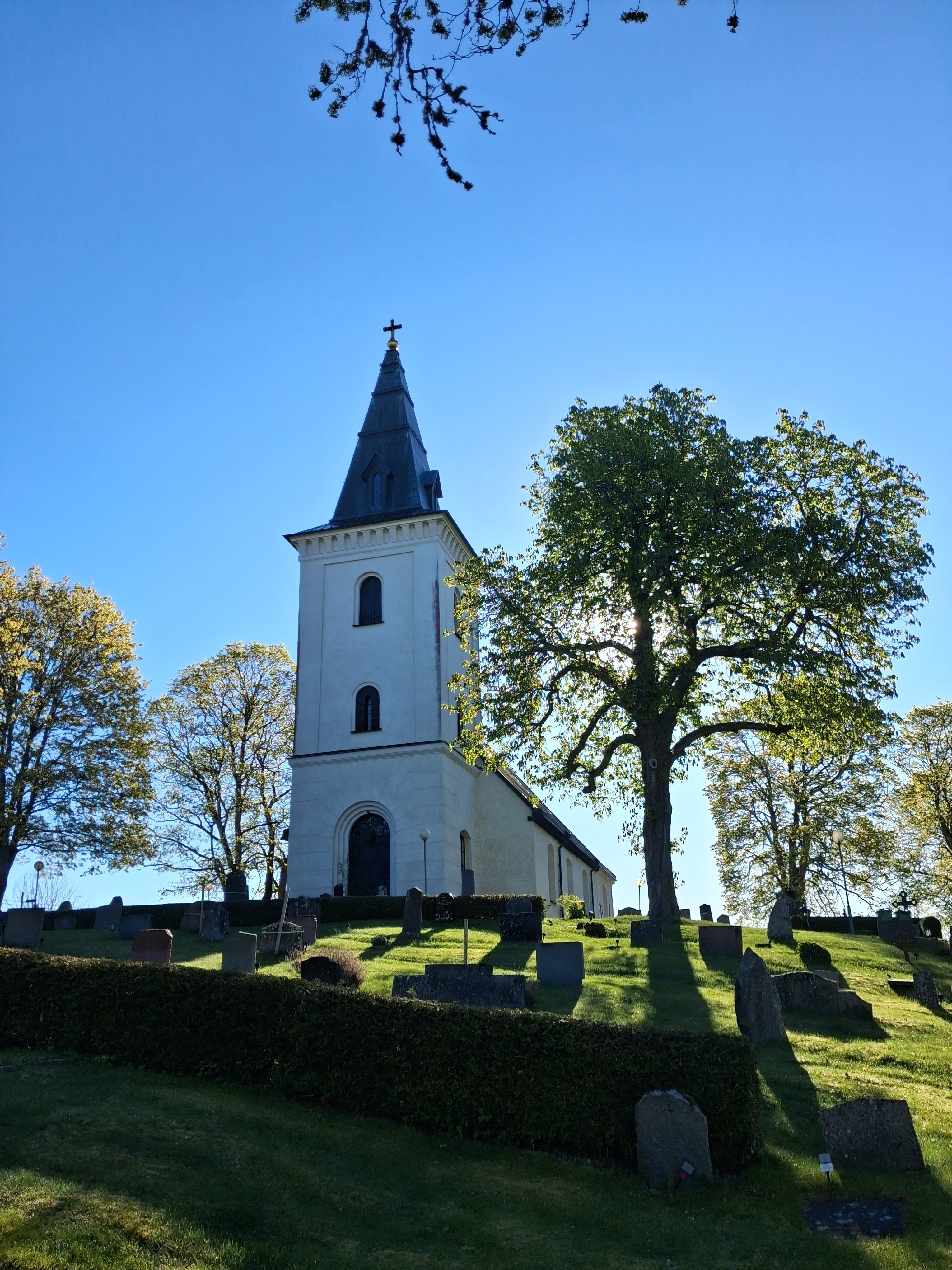 Mellösa Kyrka