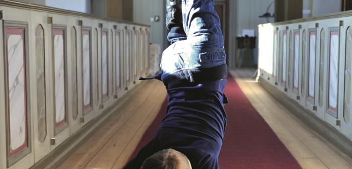 Utställning i Visby domkyrka 28 juni till 24 juli. FN:s Barnkonvention är svensk lag. Låt barnet utforska sin andlighet och inte vänta medan vuxna firar gudstjänst.