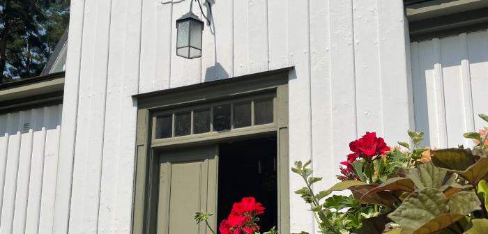Öppna dörrar till Högbo kyrka.