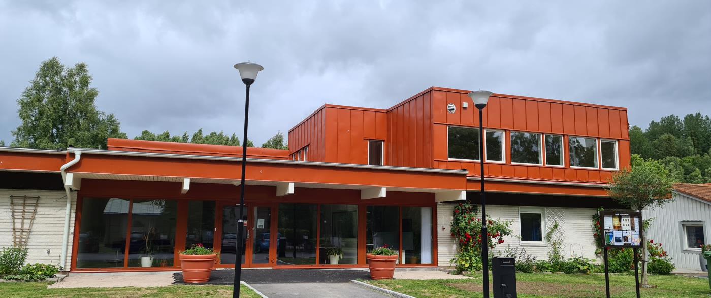 Timrå församlings församlingshem S:t Johannesgården fotograferat från utsidan