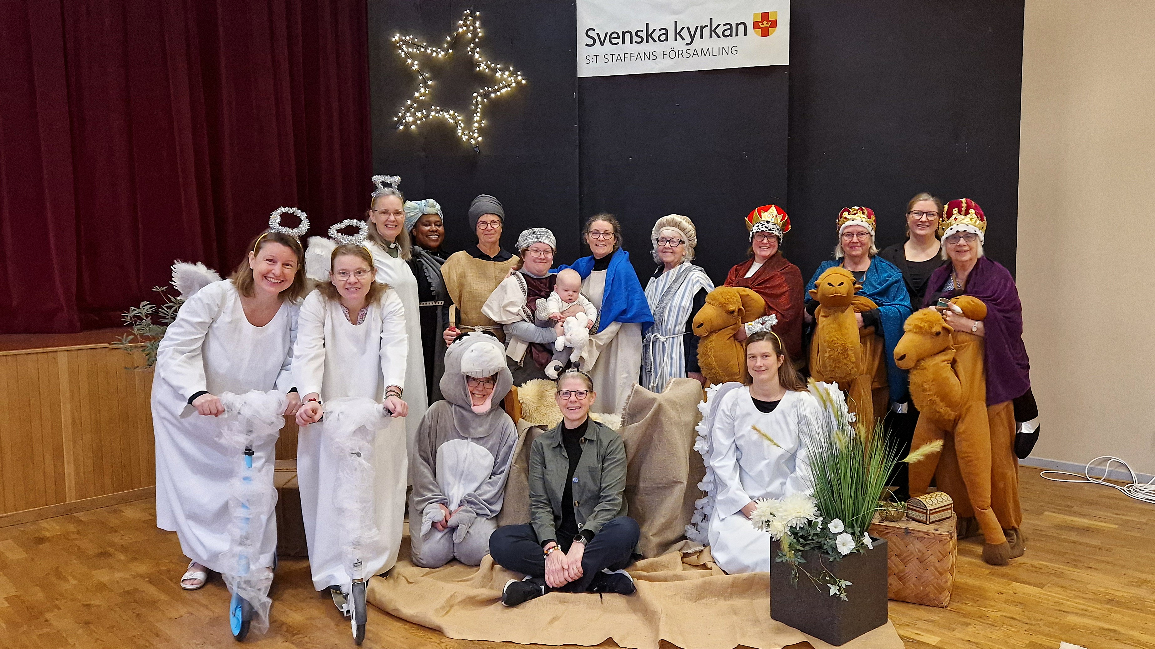 Personal och ideella utklädda till personerna i julberättelsen.