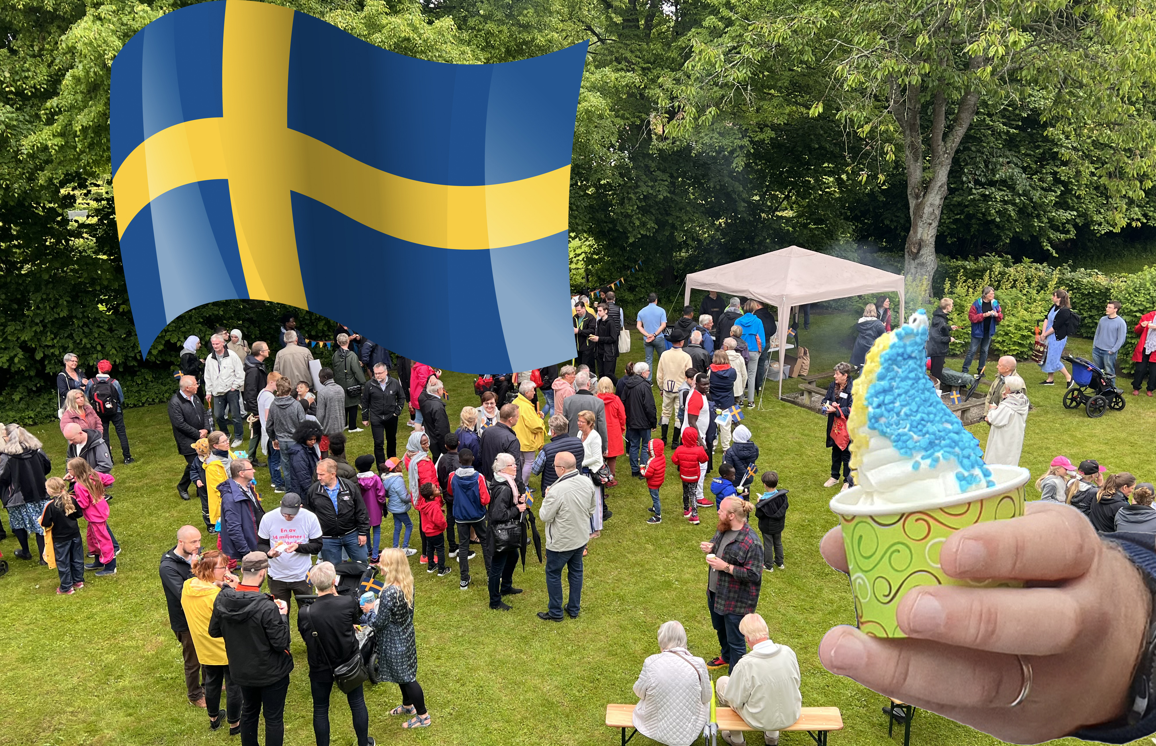 Många människor samtalar på gräsmattan och äter nygrillade hamburgare.
