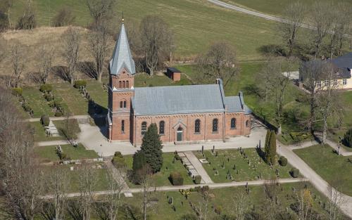 Flygfoto över Skåne-Tranås kyrka