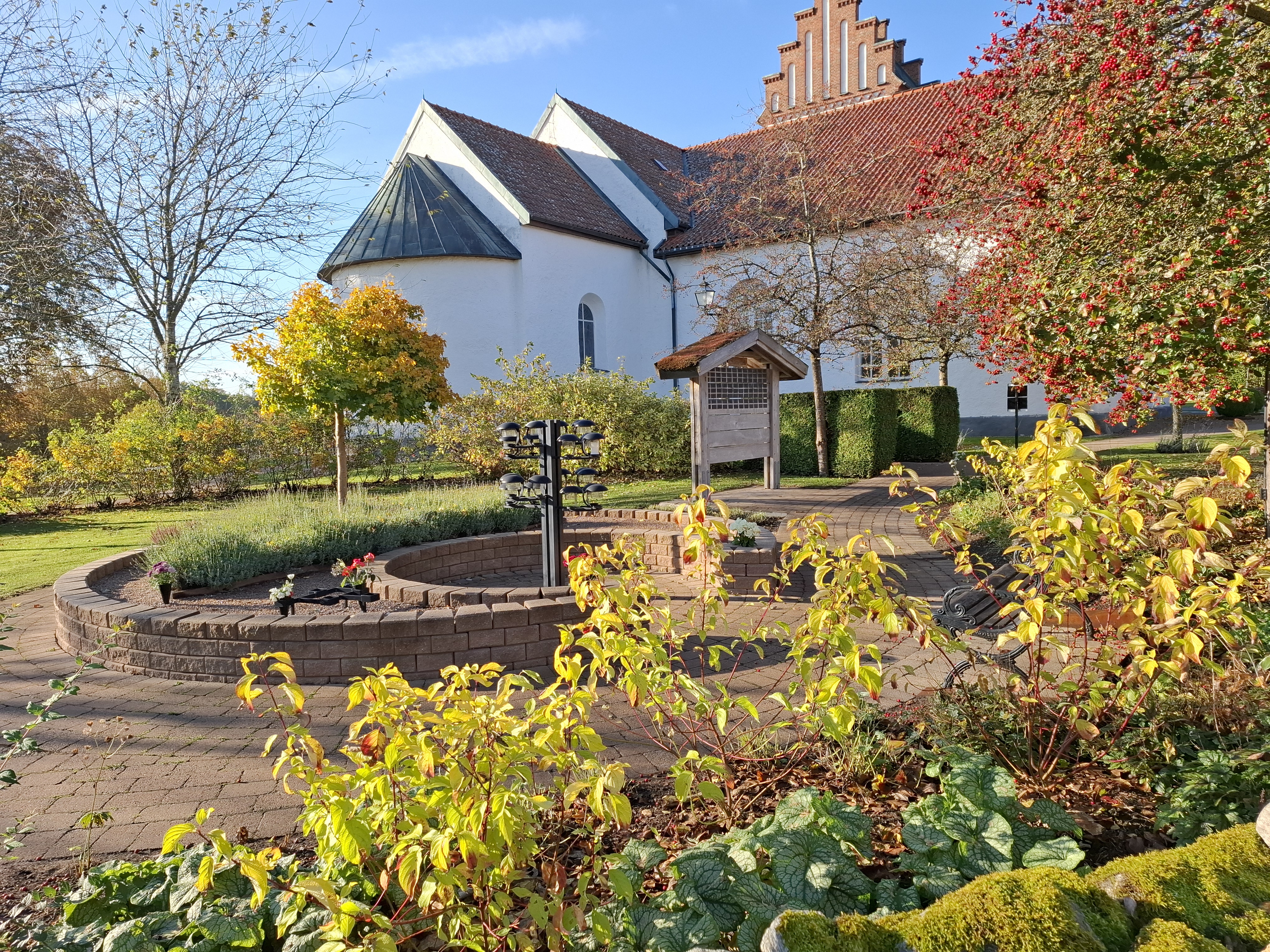 Baksidan av Stoby kyrka