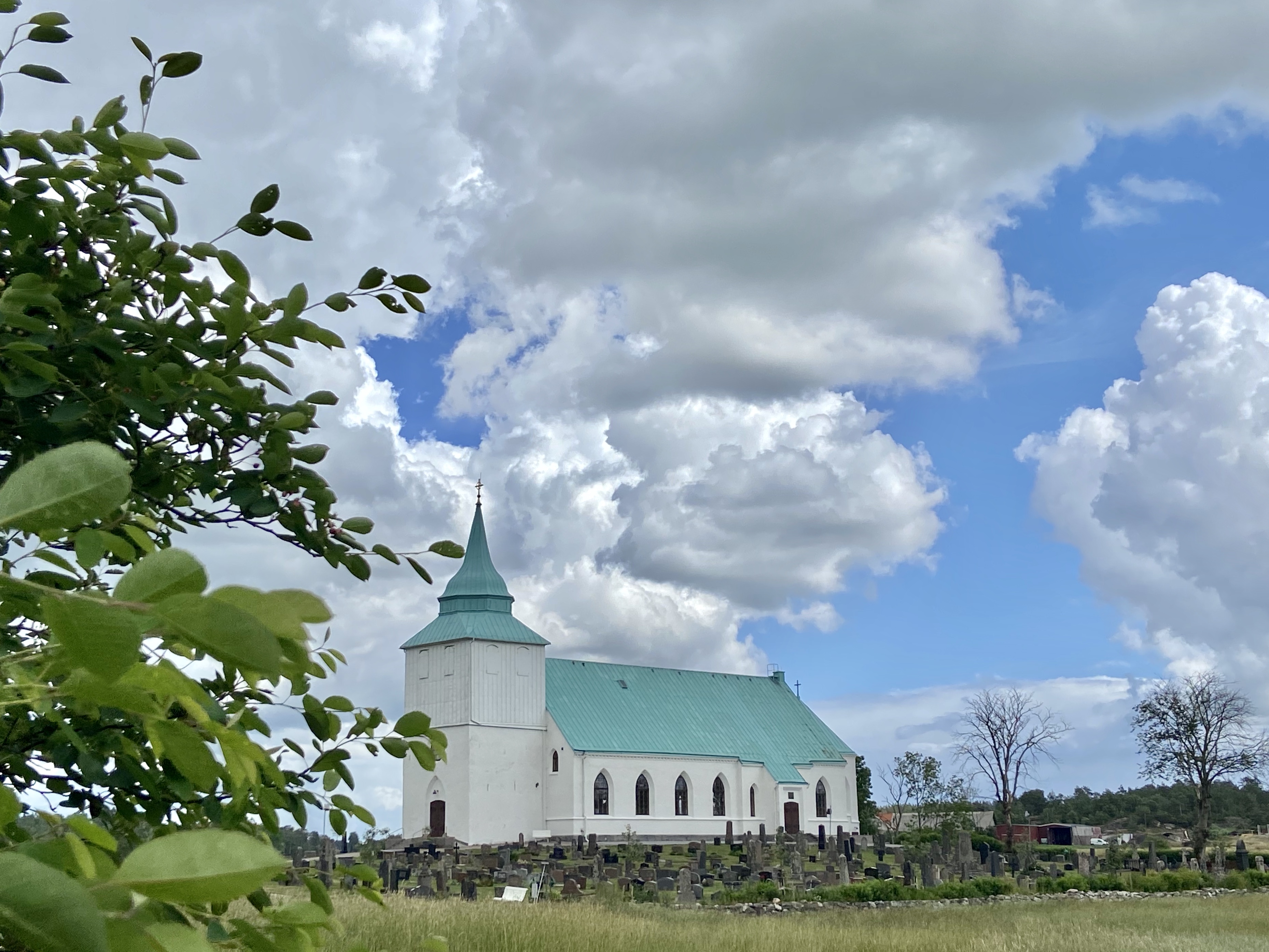 Tegneby kyrka