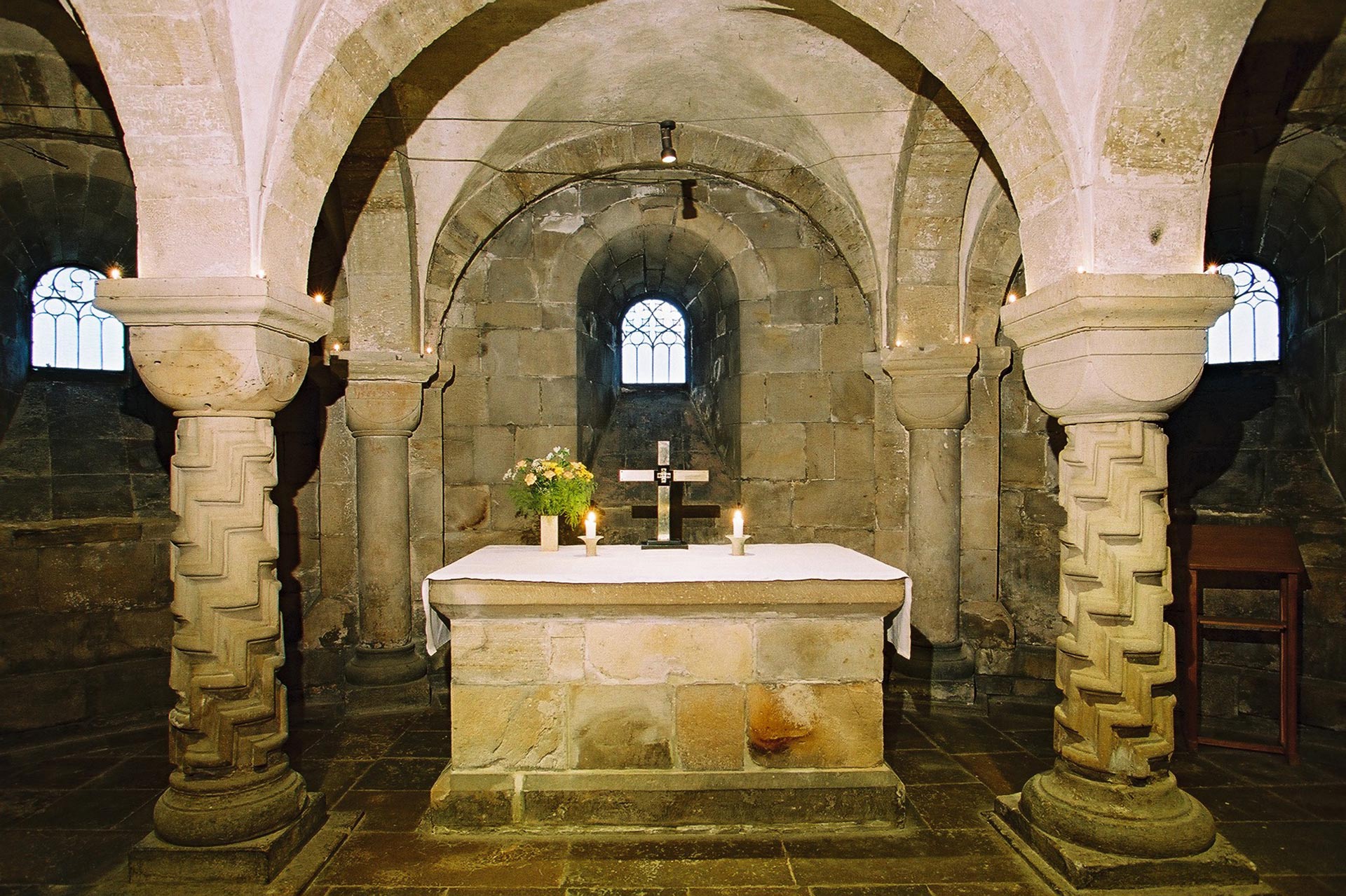 Altare under valv.