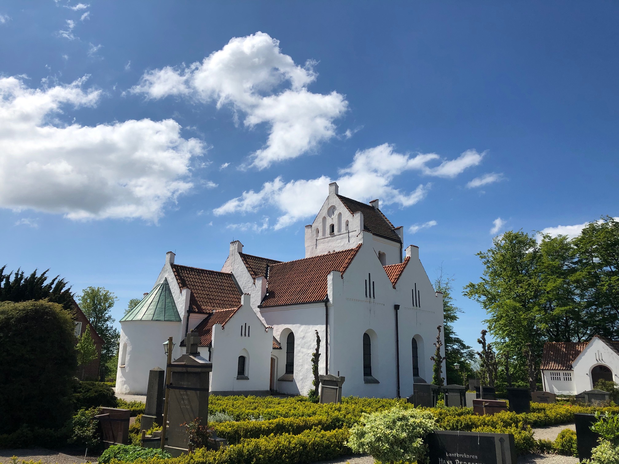 Vallkärra kyrka utifrån sommartid