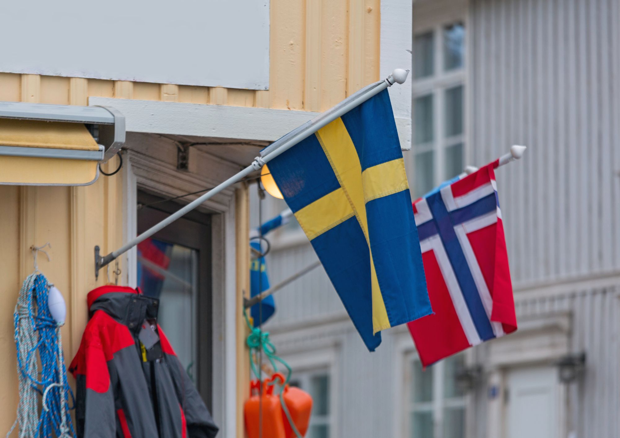 norska och svenska flaggan
