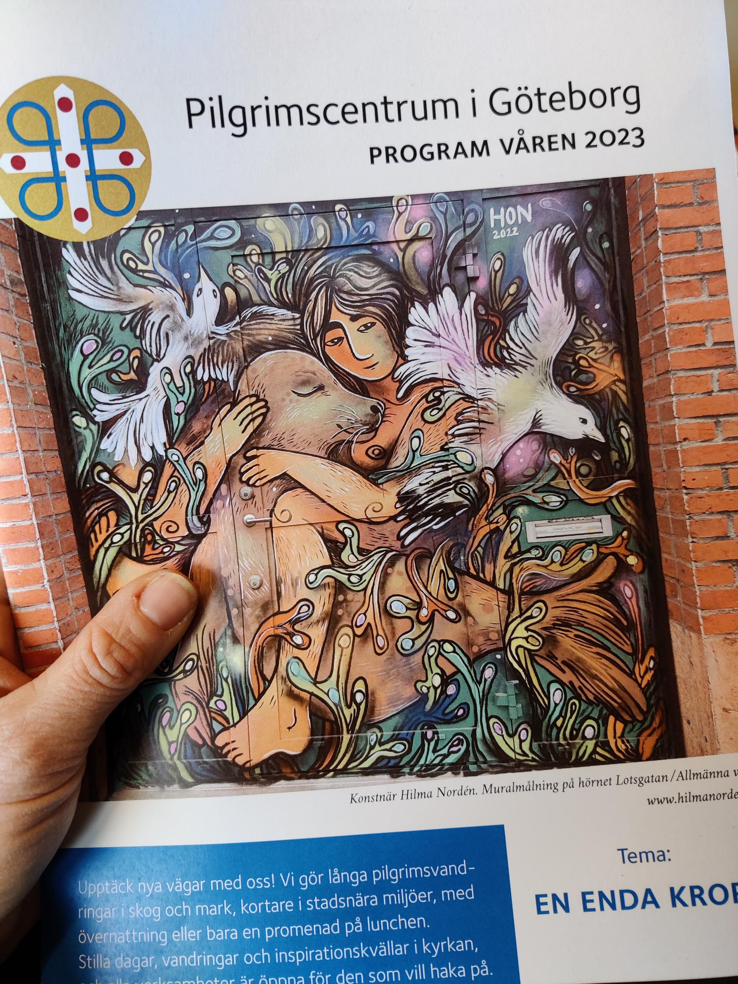 Program för våren 2023. Omslagsbild: Muralmålning av Hilma Nordén.
