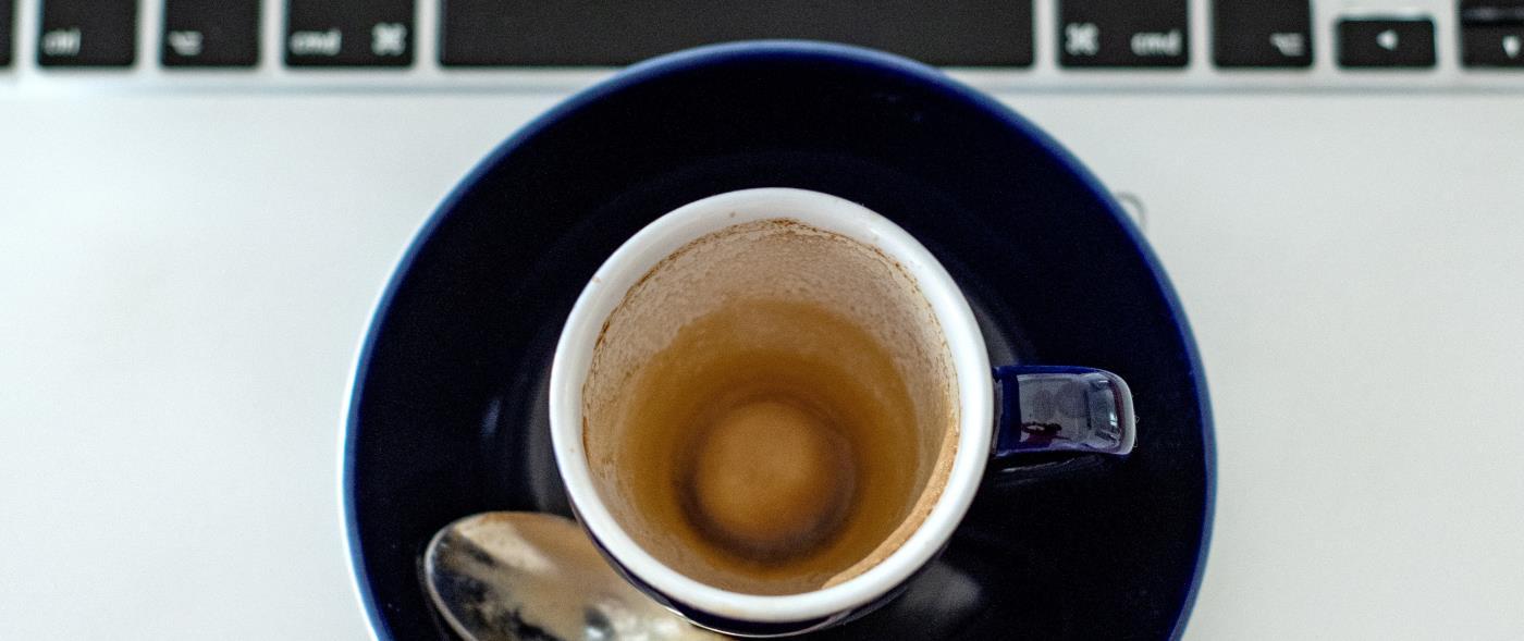 Tre gånger i veckan bjuder vi in till fika på Zoom!