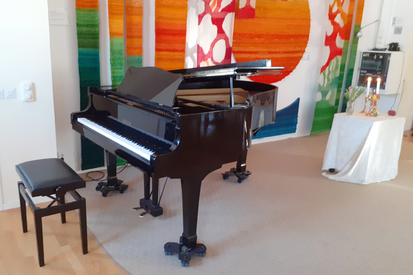 Flygeln i Stora salen, Kyrkans Hus i Österbybruk