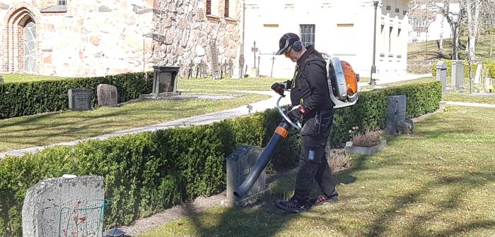 Våren gör entré och skötselsäsongen på våra kyrkogårdar närmar sig med stormsteg.