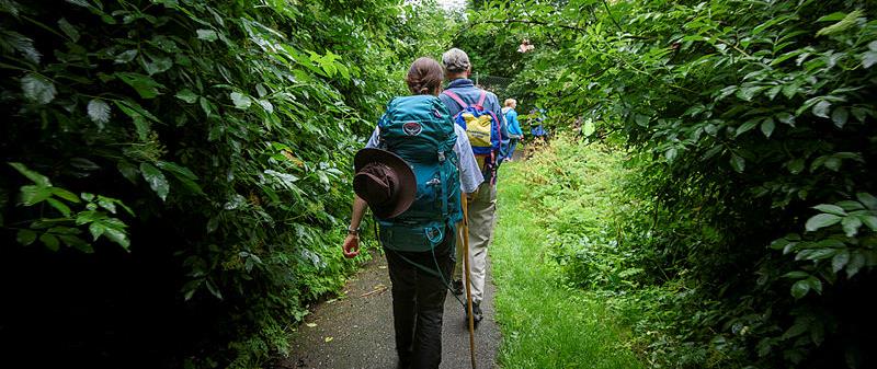 I Utvngstorp finns en 3 km lng runda uppbyggd efter Frlsarkransens prlor. P Sandhems kyrkogrd finns Livets labyrint dr man kan vandra Pilgrimsvandring - Mullsj-Sandhems frsamling