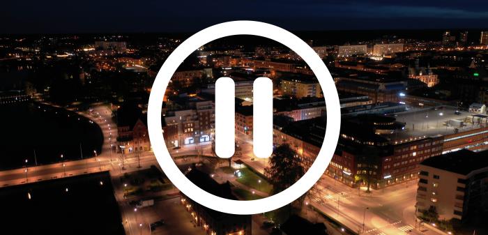 Från och med tisdagen den 24 november får allmänna sammankomster och offentliga tillställningar ha max 8 deltagare (inkl. tjänstgörande personal). Vid begravningar gäller max 20 personer exklusive tjänstgörande personal.