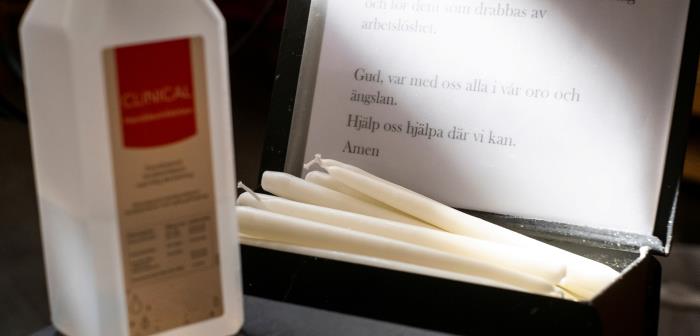 Handspritflaska i kyrkorum.