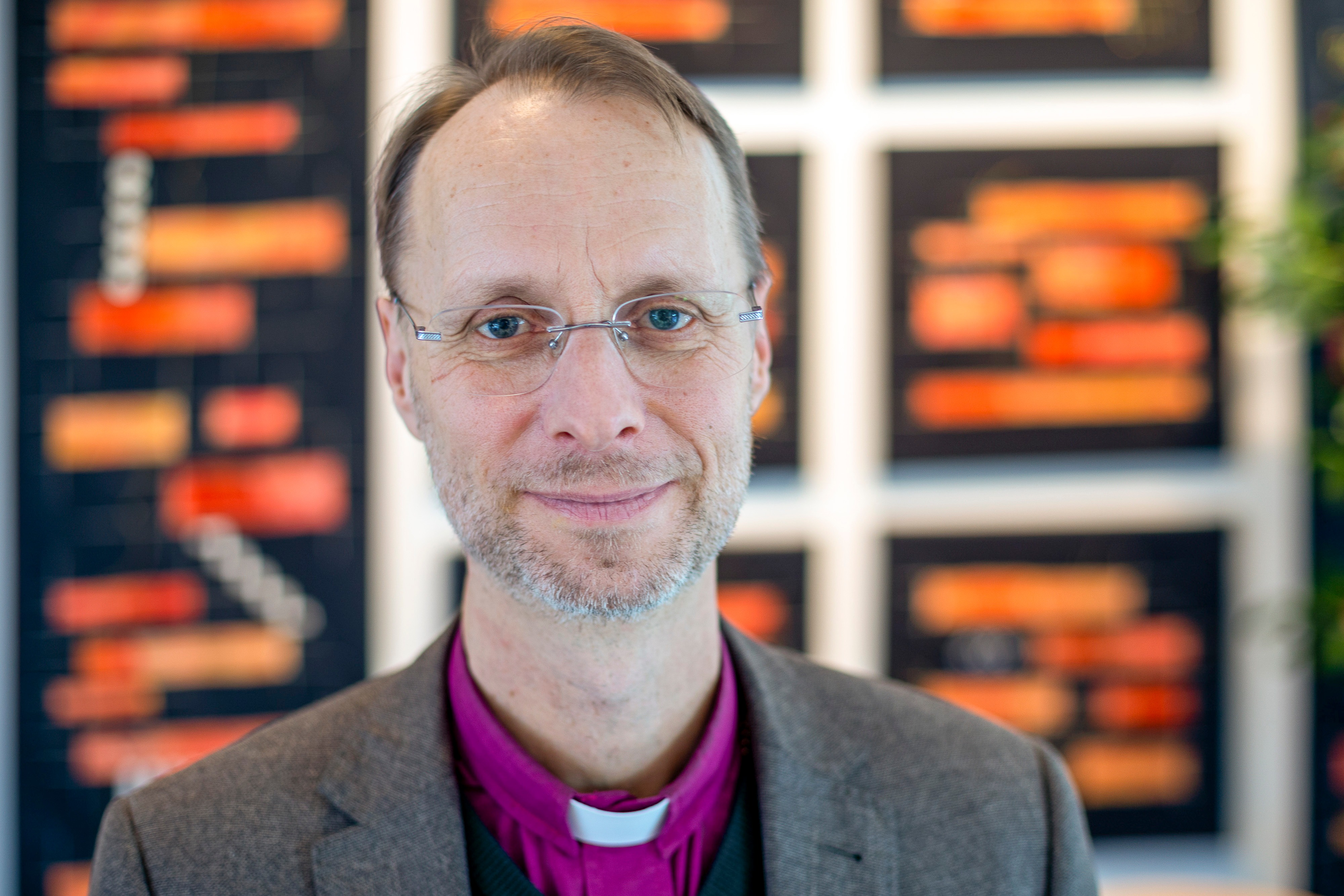 Porträtt av Biskop Mikael Mogren