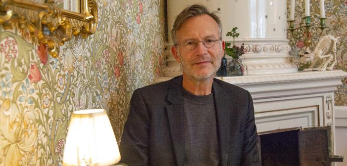 I äldre tiders byggnader och platser finns berättelser bevarade. Här har människor levt och verkat och byggnaderna kan visa oss hur, om vi tittar noga.