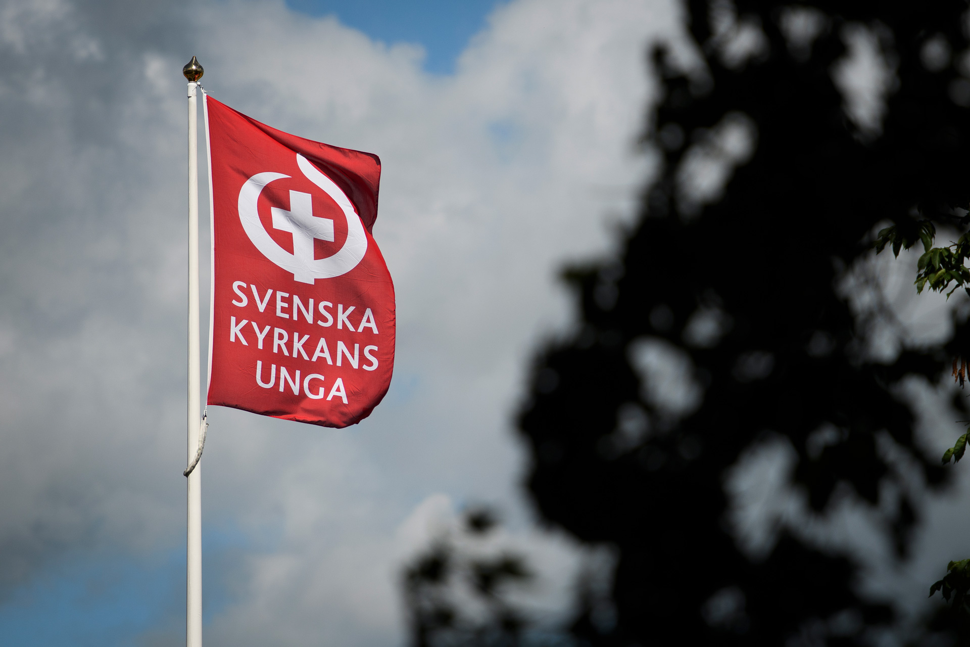 Svenska kyrkans unga-flagga.
