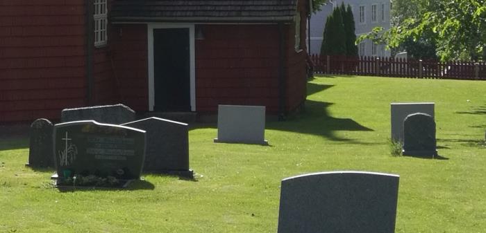 Vi tvättar din gravsten. Det kostar dig 300 kr per gravsten. De beställningar som kommer in under v. 10 skänker vi till ACT Svenska kyrkans fasteaktion.