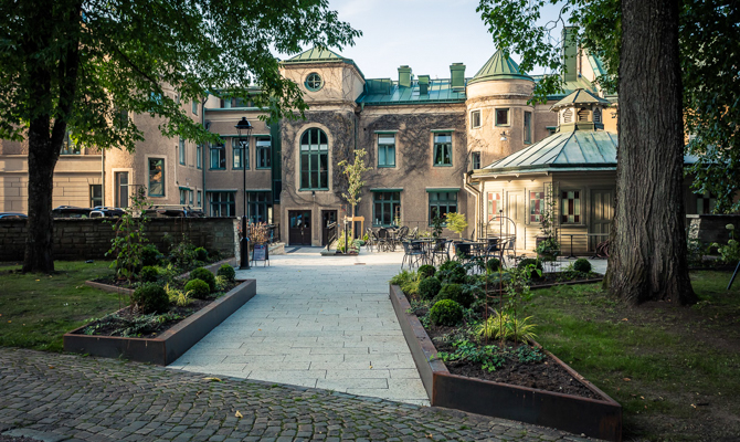 Kyrkans hus innergård