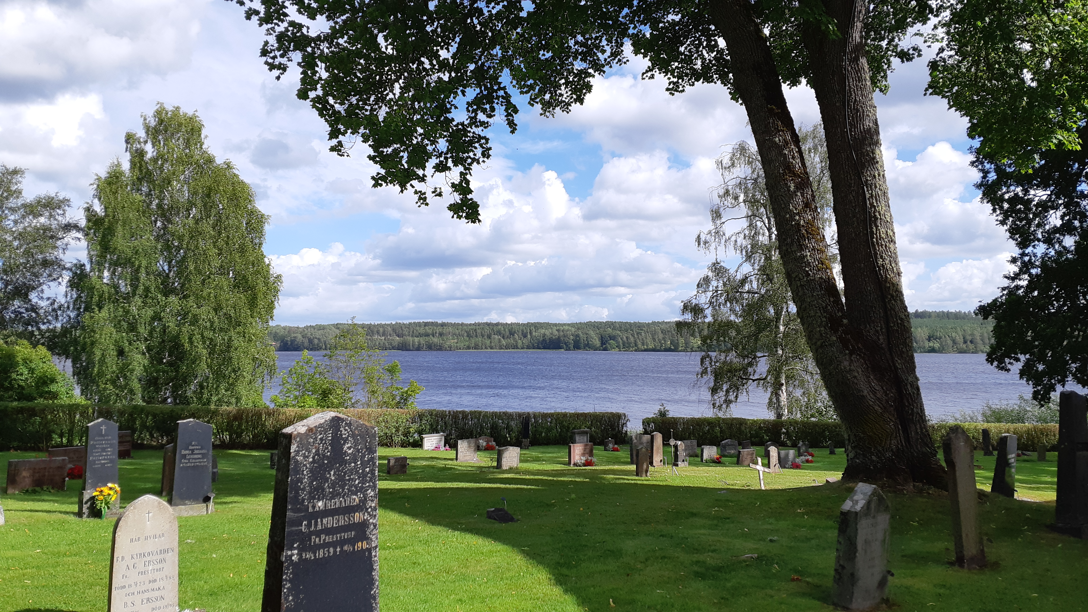 Näshulta kyrkogård
